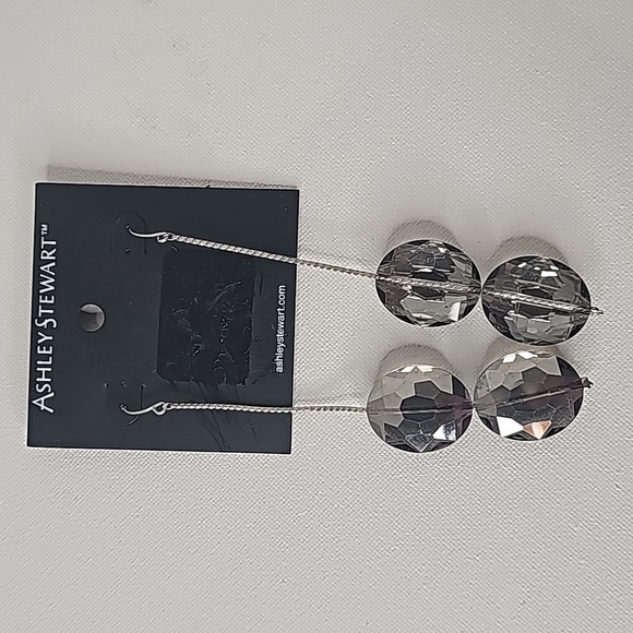 AS Diamond Cut Silver Gray Crystal Drop Earrings - Picture 7 of 11